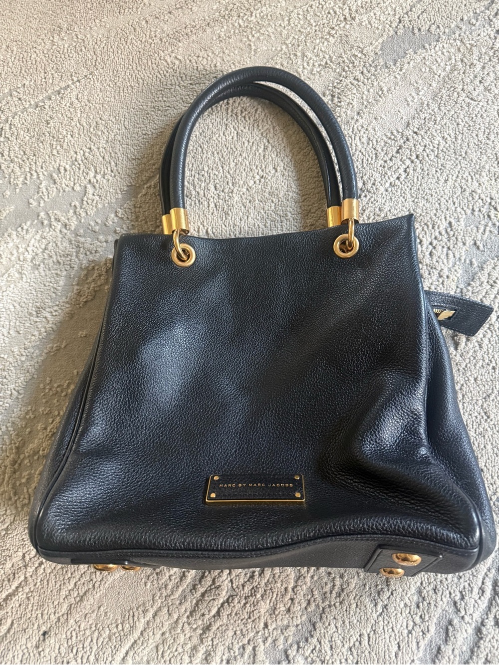 Marc Jacobs Black Leather Top Handle Too Hot to Handle Bentley shoulder bag
